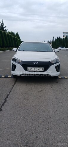 Hyundai IONIQ-1