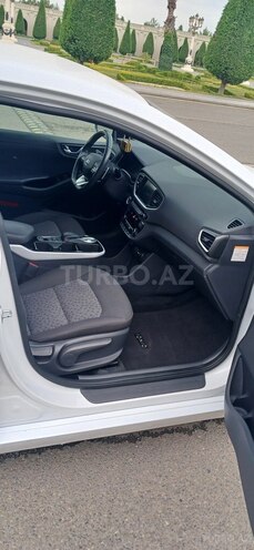 Hyundai IONIQ-7