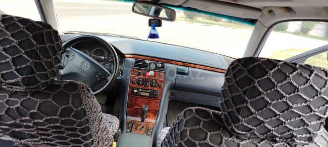 Mercedes E 280 2000, 291,089 km - 2.8 l - Füzuli