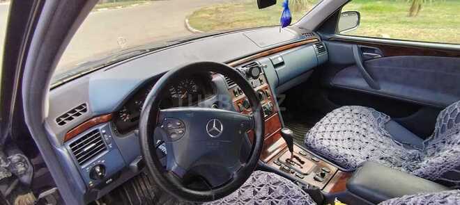 Mercedes E 280 2000, 291,089 km - 2.8 l - Füzuli