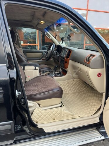 Toyota Land Cruiser-17