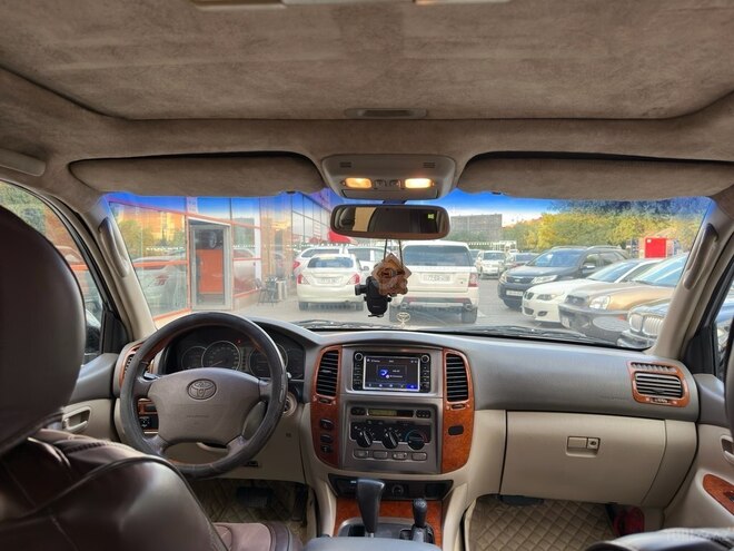 Toyota Land Cruiser-18