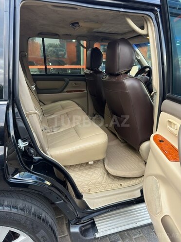 Toyota Land Cruiser-16