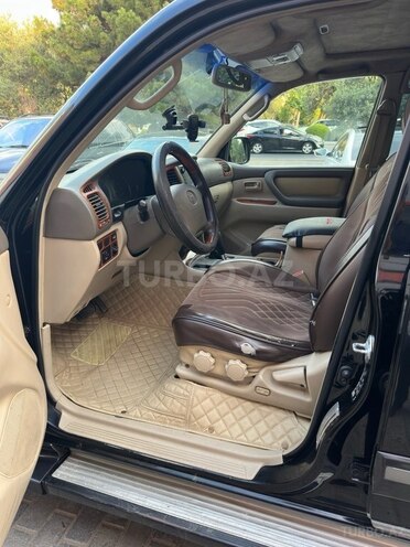 Toyota Land Cruiser-14
