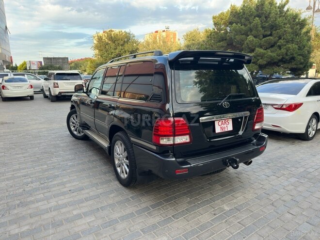 Toyota Land Cruiser-9