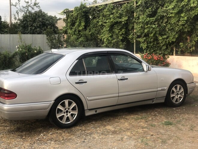 Mercedes E 230 1995, 740,443 km - 2.3 l - Bakı