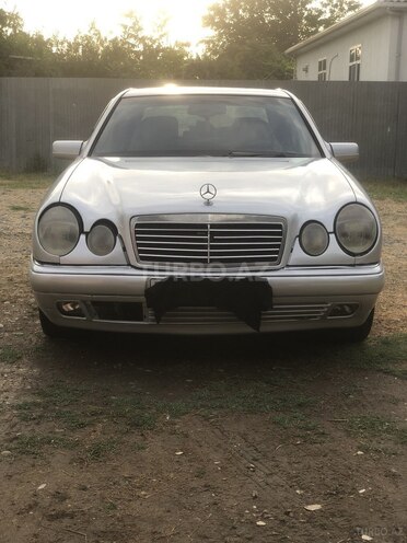 Mercedes E 230 1995, 740,443 km - 2.3 l - Bakı