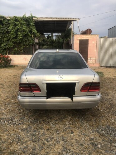 Mercedes E 230 1995, 740,443 km - 2.3 l - Bakı