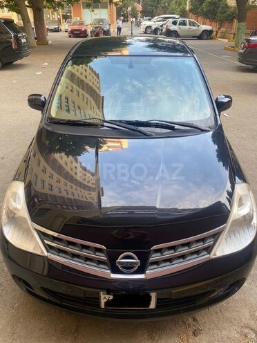 Nissan Tiida-1