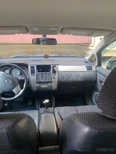 Nissan Tiida-2