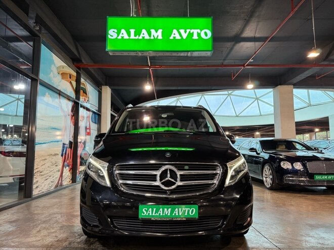 Mercedes V 220-2