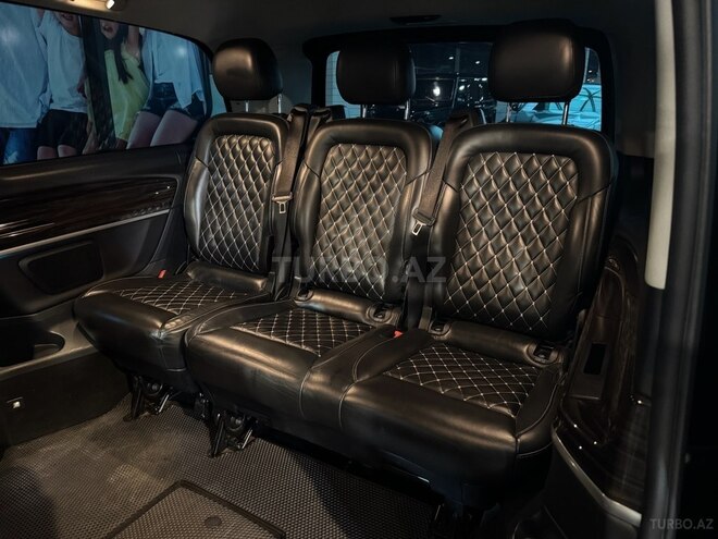 Mercedes V 220-13