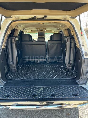 Toyota Land Cruiser-9
