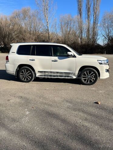 Toyota Land Cruiser-3