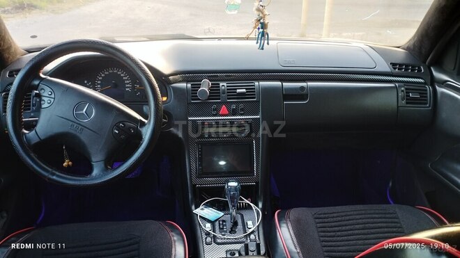 Mercedes E 220 d 2001, 640,000 km - 2.2 л - Bakı