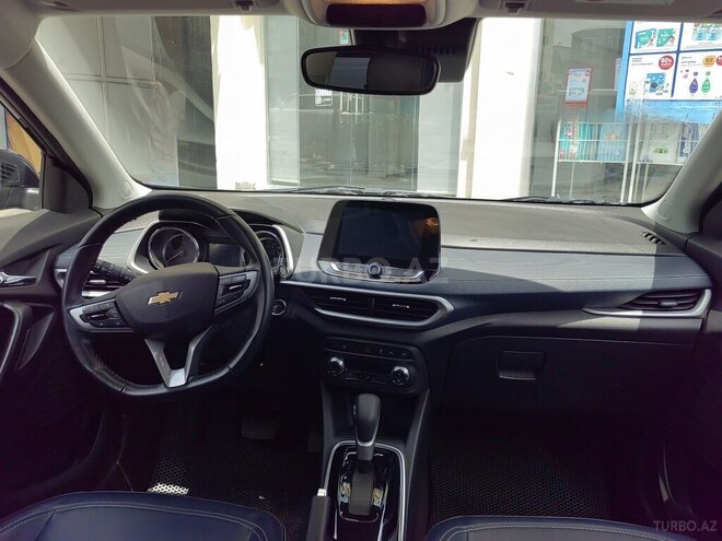 Chevrolet Tracker-3