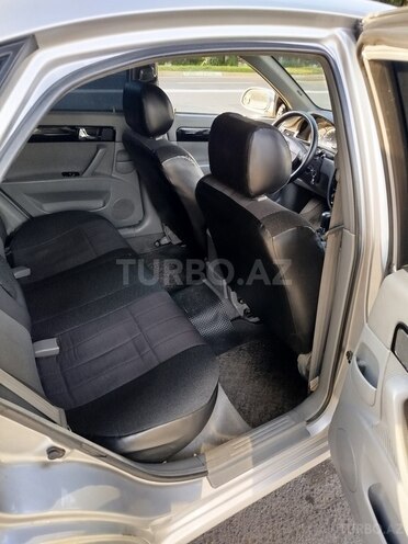 Chevrolet Lacetti-9