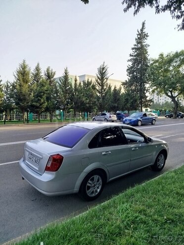 Chevrolet Lacetti-4