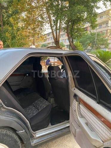 Mercedes E 200 1993, 400,000 km - 2.0 l - Lənkəran