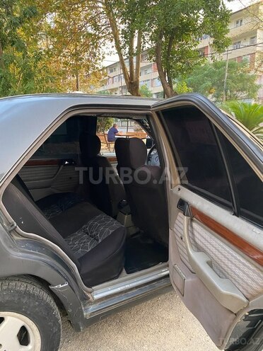 Mercedes E 200 1993, 400,000 km - 2.0 l - Lənkəran
