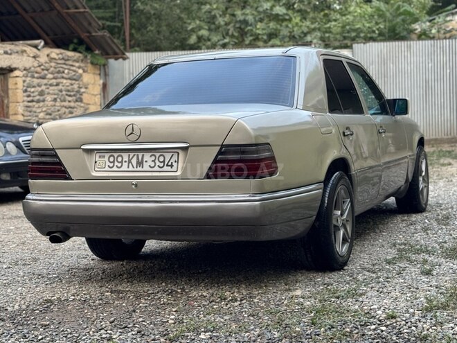 Mercedes E 250 1994, 420,800 km - 2.5 l - Füzuli
