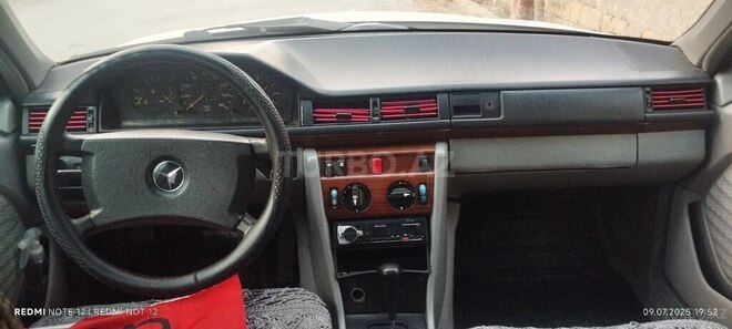 Mercedes E 220 d 1990, 519,892 km - 2.2 l - Goranboy