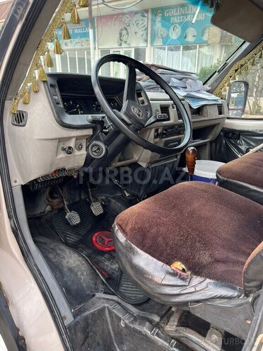 GAZ 2705-757 2001, 140,000 km - 2.4 l - Salyan