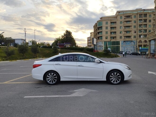 Hyundai Sonata-5