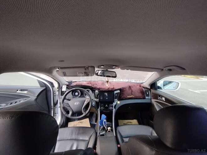 Hyundai Sonata-11