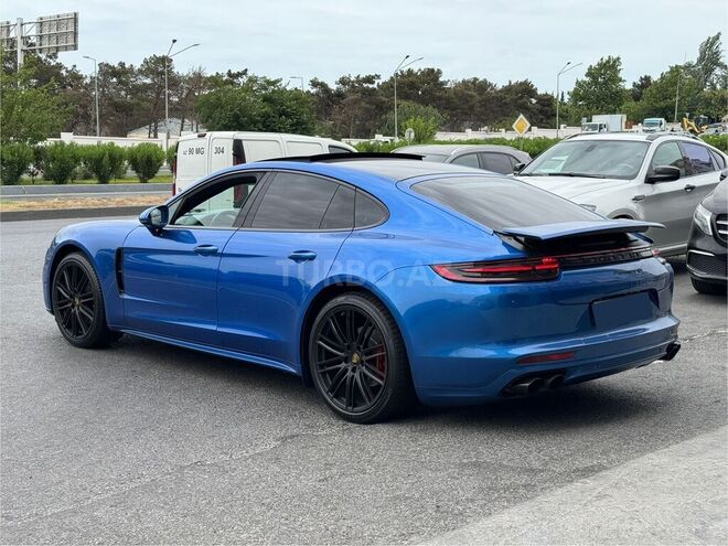 Porsche Panamera 4S-14