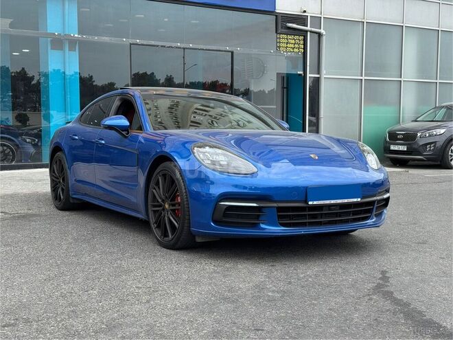 Porsche Panamera 4S-15