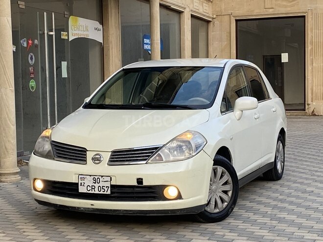 Nissan Tiida-2
