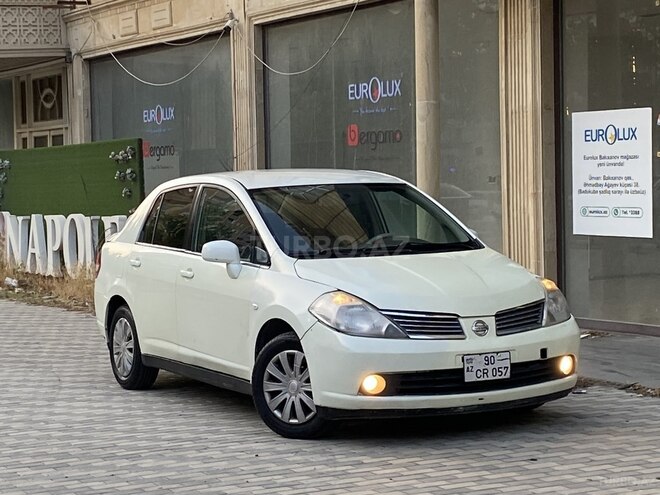 Nissan Tiida-9