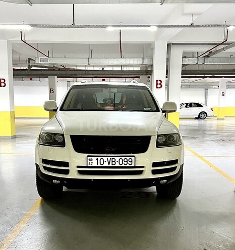 Volkswagen Touareg-1