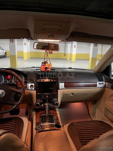 Volkswagen Touareg-3