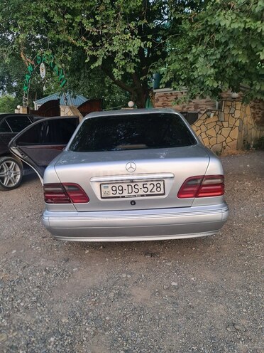 Mercedes E 220 d 2000, 850,000 km - 2.2 l - Qazax