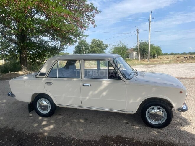 LADA (VAZ) 21011-21