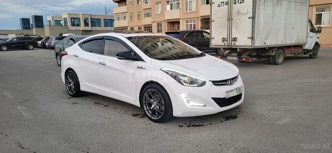 Hyundai Avante-3