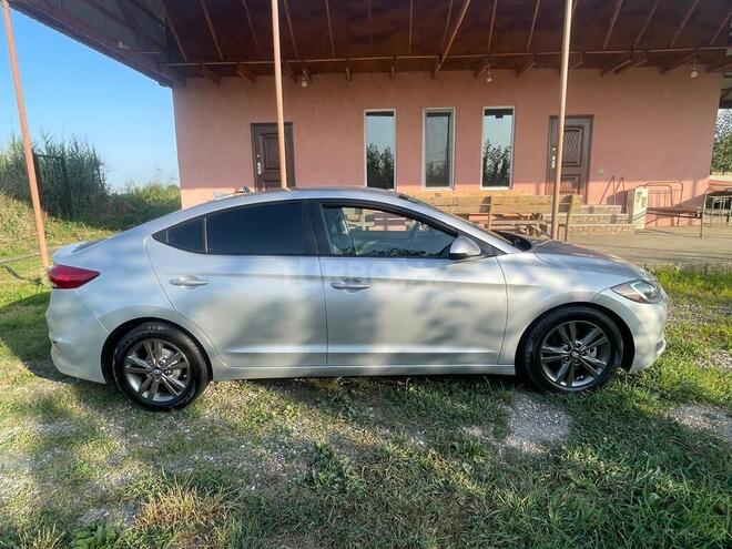 Hyundai Elantra 2017, 123,000 km - 2.0 л - Quba