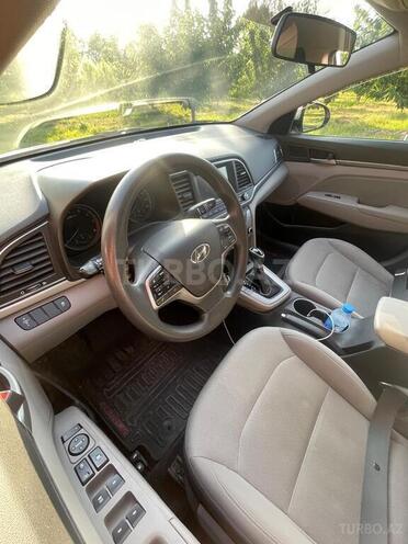 Hyundai Elantra 2017, 123,000 km - 2.0 л - Quba