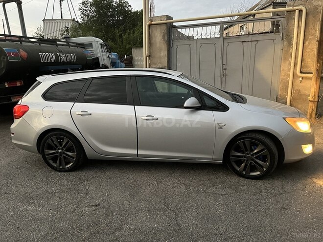 Opel Astra 2013, 319,916 km - 1.3 л - Bakı