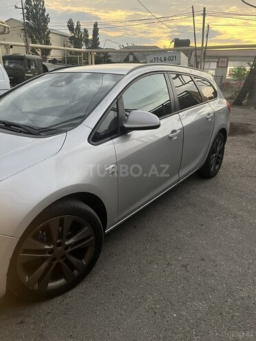 Opel Astra 2013, 319,916 km - 1.3 л - Bakı