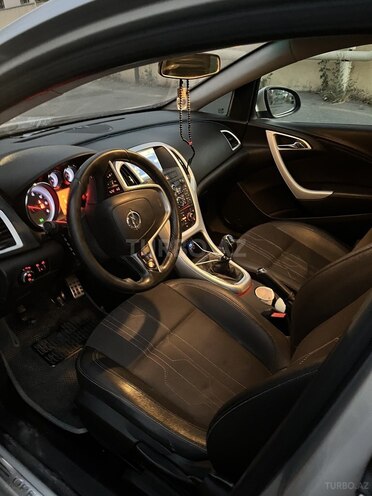Opel Astra 2013, 319,916 km - 1.3 л - Bakı