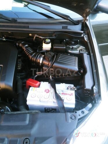 Toyota Corolla 2006, 255,000 km - 1.4 l - Quba