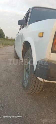 LADA (VAZ) 2107 2003, 42,000 km - 1.6 l - Liman
