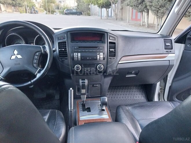 Mitsubishi Pajero 2008, 218,000 km - 3.0 l - Bakı
