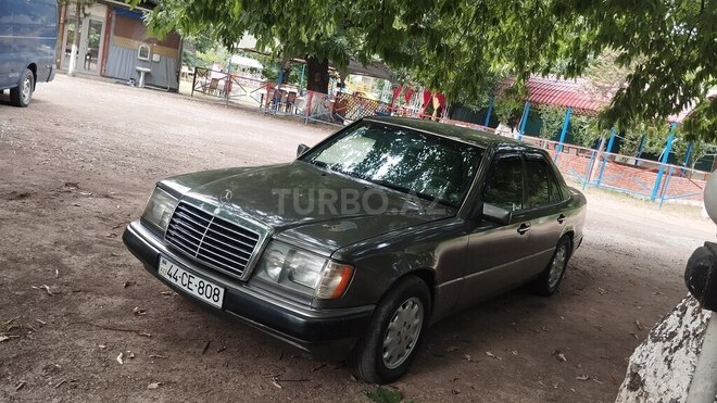 Mercedes E 250 1993, 950,000 km - 2.5 l - Masallı