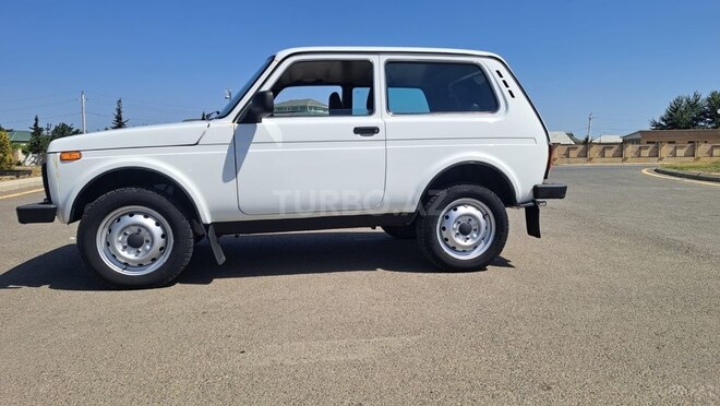 LADA (VAZ) Niva 2018, 107,000 km - 1.7 л - Neftçala