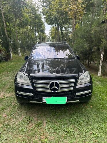 Mercedes GL 550-1