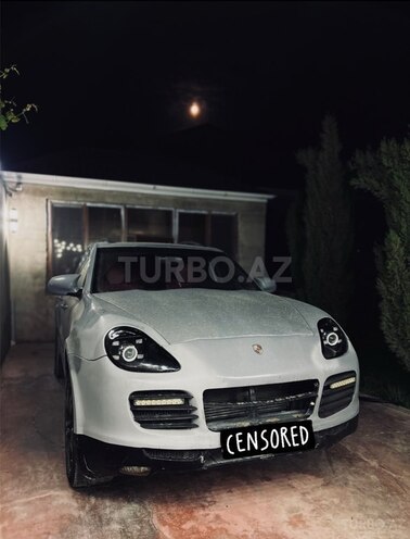 Porsche Cayenne-1